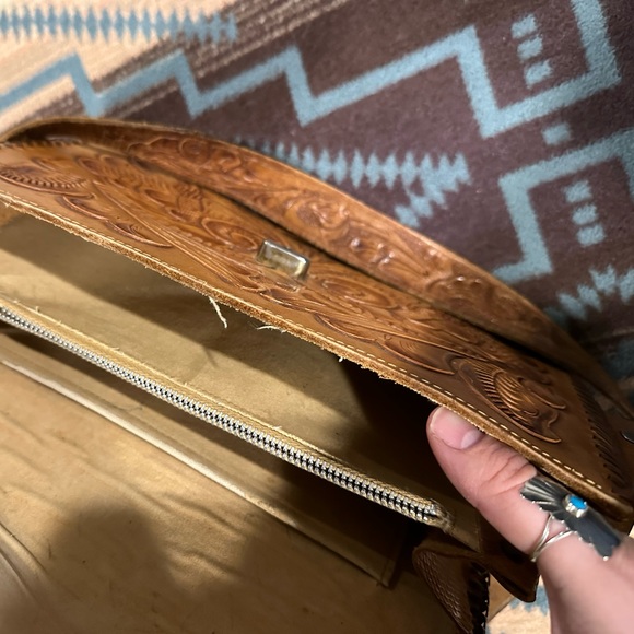 Vintage Hand Tooled Purse - Picture 2 of 3